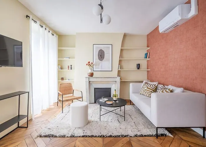 Апартаменты 1#two Bedrooms#champs Elysees#arc De Triomphe#ac Париж